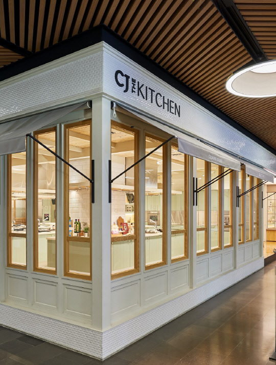 서울 쌍림동 CJ제일제당센터빌딩 1층에 위치한 'CJ 더 키친' 외관 <CJ제일제당 제공>